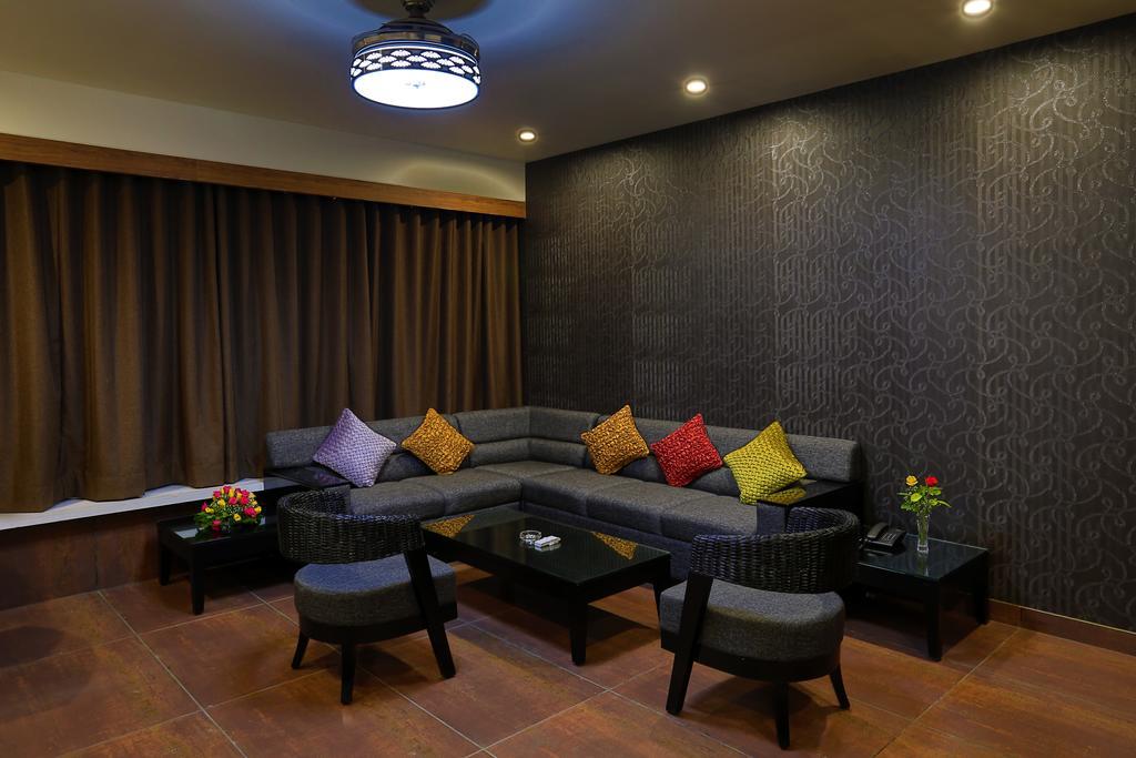 Grand Kailash Hotel Aurangābād Zimmer foto